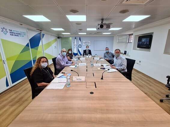 שיקום וסיוע לקהילות שנפגעו // צילום: הסוכנות היהודית